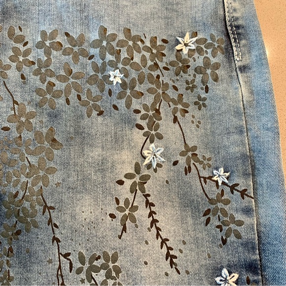 2 pairs of Simon Chang capris - Picture 6 of 8